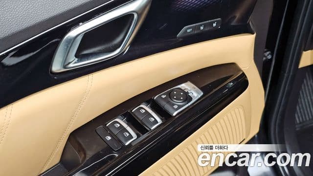 Kia Carnival 2020 — ფოტო 18/20