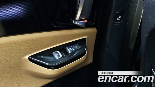 Kia Carnival 2020 — ფოტო 19/20