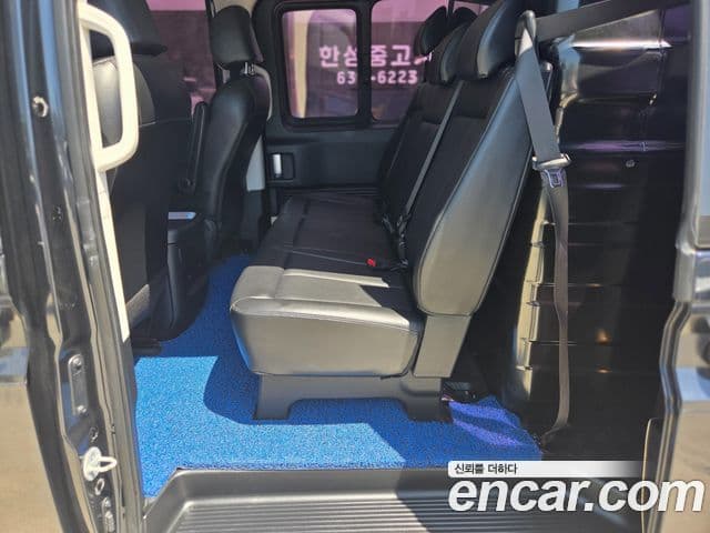 Hyundai Staria 2022 — ფოტო 9/16