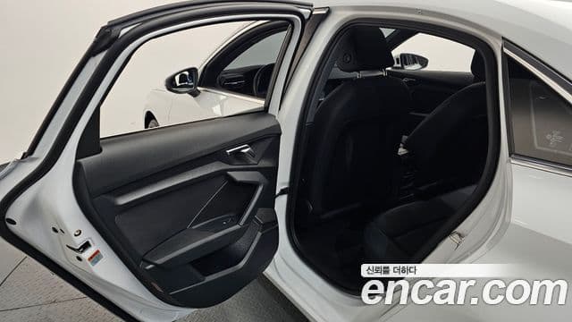 Audi A3 2023 — ფოტო 19/20