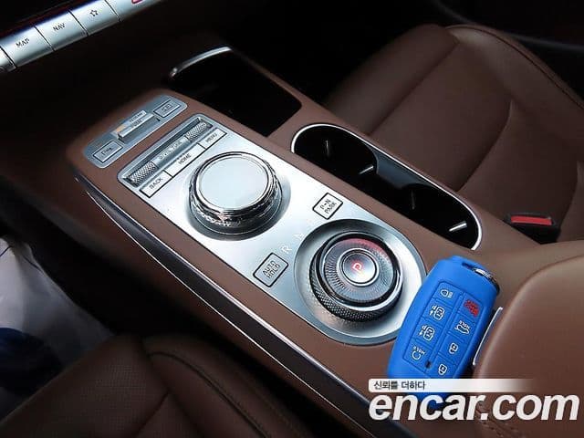 Genesis GV70 2022 — Şəkil 10/20