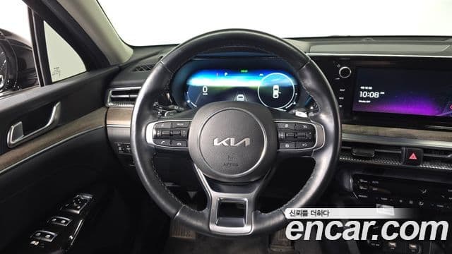 Kia K5 2023 — Şəkil 16/20