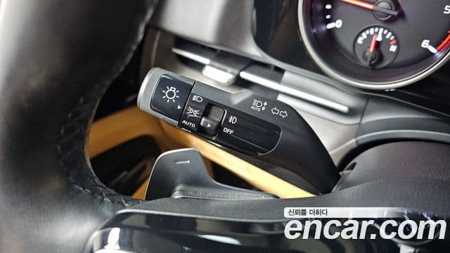Kia Carnival 2022 — Şəkil 16/31