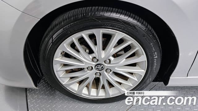 Toyota Camry 2018 — Şəkil 4/20