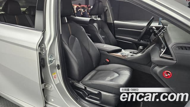 Toyota Camry 2018 — Şəkil 13/20