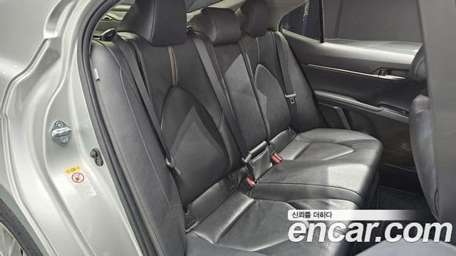Toyota Camry 2018 — Şəkil 2/20