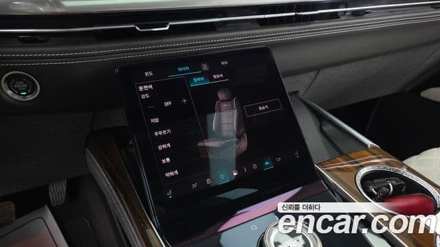 Cadillac Escalade 2025 — ფოტო 16/20