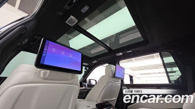 Cadillac Escalade 2025 — ფოტო 18/20