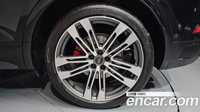 Audi SQ5 2021 — Photo 18/42