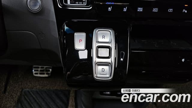 Hyundai Staria 2021 — Фото 8/20