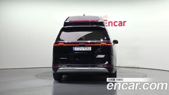 Kia Carnival 2023 — ფოტო 4/20
