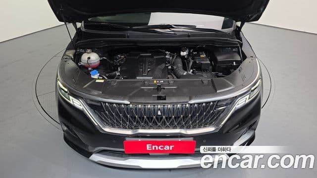 Kia Carnival 2023 — ფოტო 6/20