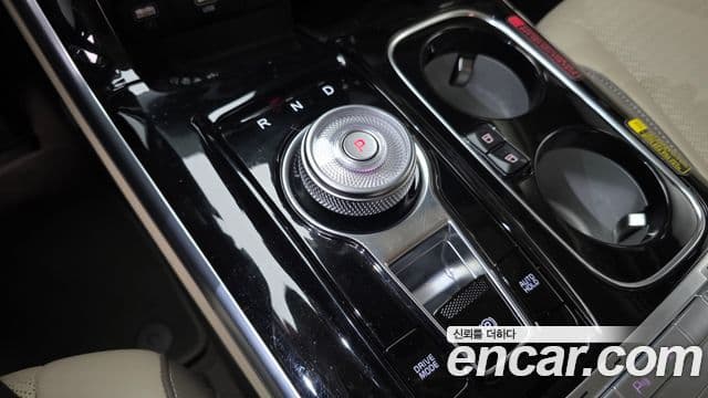 Kia Carnival 2023 — ფოტო 9/20