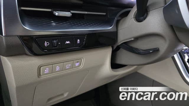 Kia Carnival 2023 — ფოტო 14/20