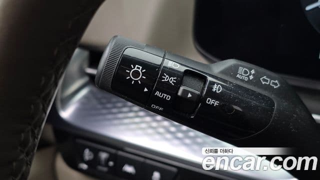 Kia Carnival 2023 — ფოტო 15/20