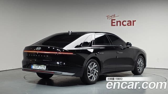 Hyundai Grandeur 2023 — ფოტო 2/20