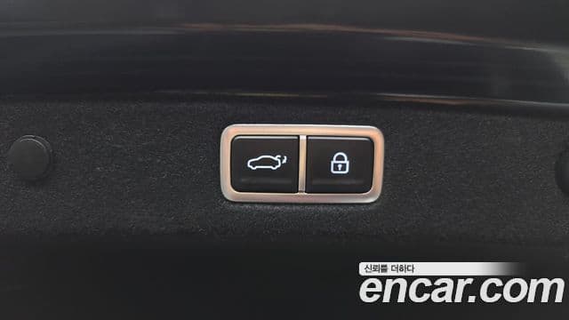 Hyundai Grandeur 2023 — ფოტო 16/20