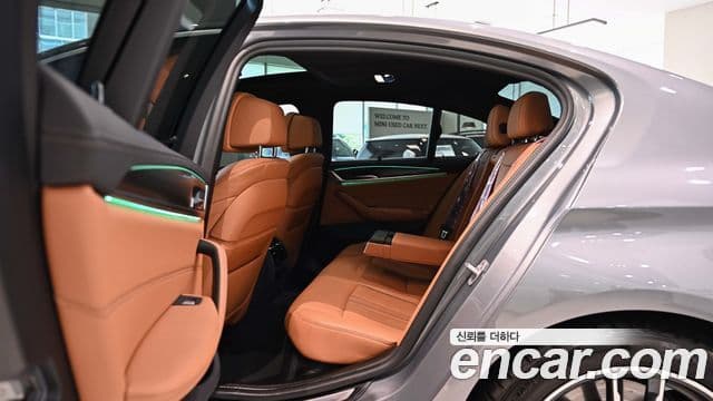 BMW 5 Series 2023 — ფოტო 9/20
