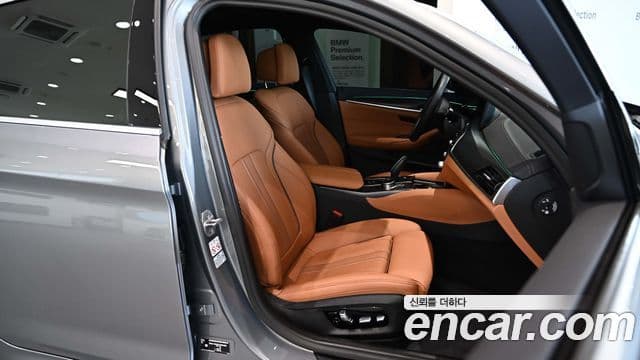 BMW 5 Series 2023 — ფოტო 12/20