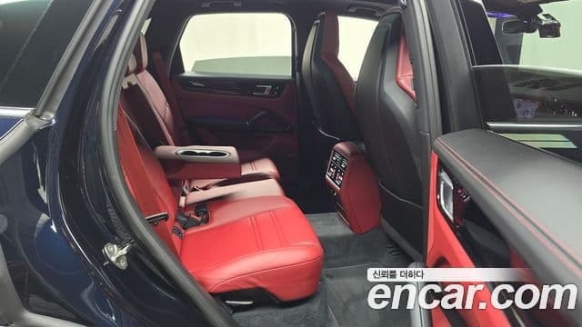 Porsche Cayenne 2020 — ფოტო 10/20