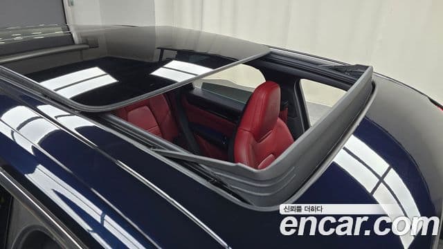 Porsche Cayenne 2020 — Photo 12/35