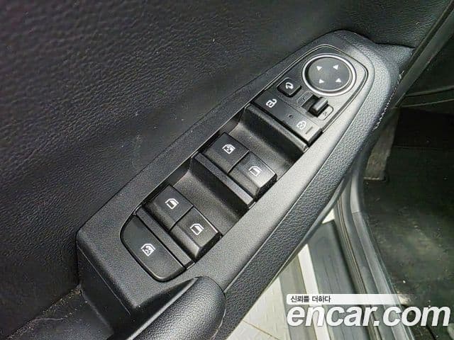 Kia Seltos 2022 — ფოტო 14/20
