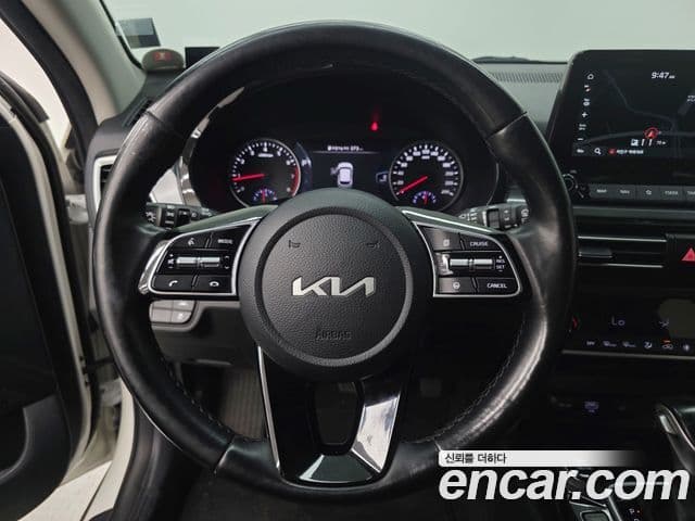 Kia Seltos 2022 — ფოტო 15/20