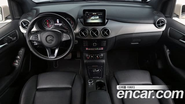 Mercedes-Benz B-Class 2018 — ფოტო 16/30