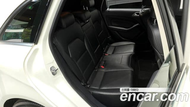 Mercedes-Benz B-Class 2018 — ფოტო 24/30