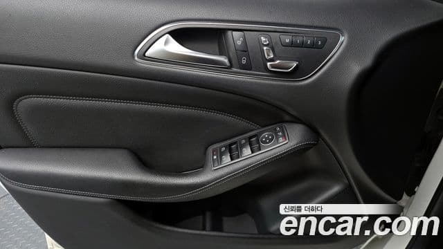 Mercedes-Benz B-Class 2018 — ფოტო 28/30