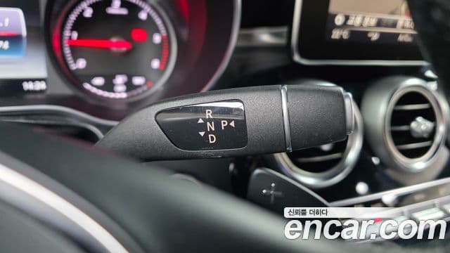 Mercedes-Benz GLC-Class 2018 — Şəkil 9/20