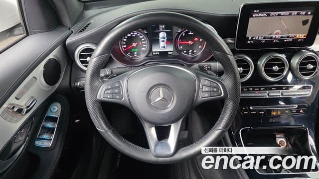 Mercedes-Benz GLC-Class 2018 — Şəkil 14/20