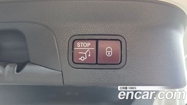 Mercedes-Benz GLC-Class 2018 — Şəkil 17/20