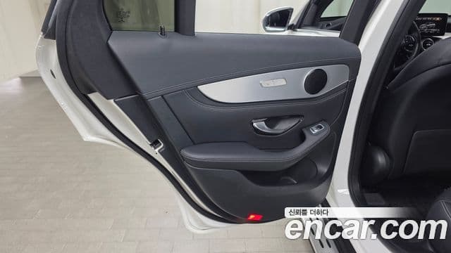Mercedes-Benz GLC-Class 2018 — ფოტო 27/32