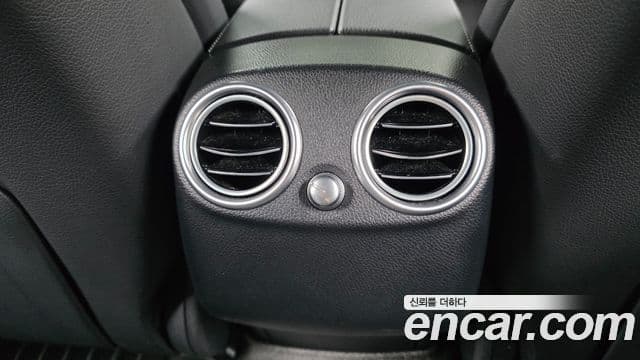Mercedes-Benz GLC-Class 2018 — ფოტო 28/32
