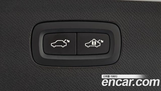 Volvo XC90 2021 — Şəkil 18/20