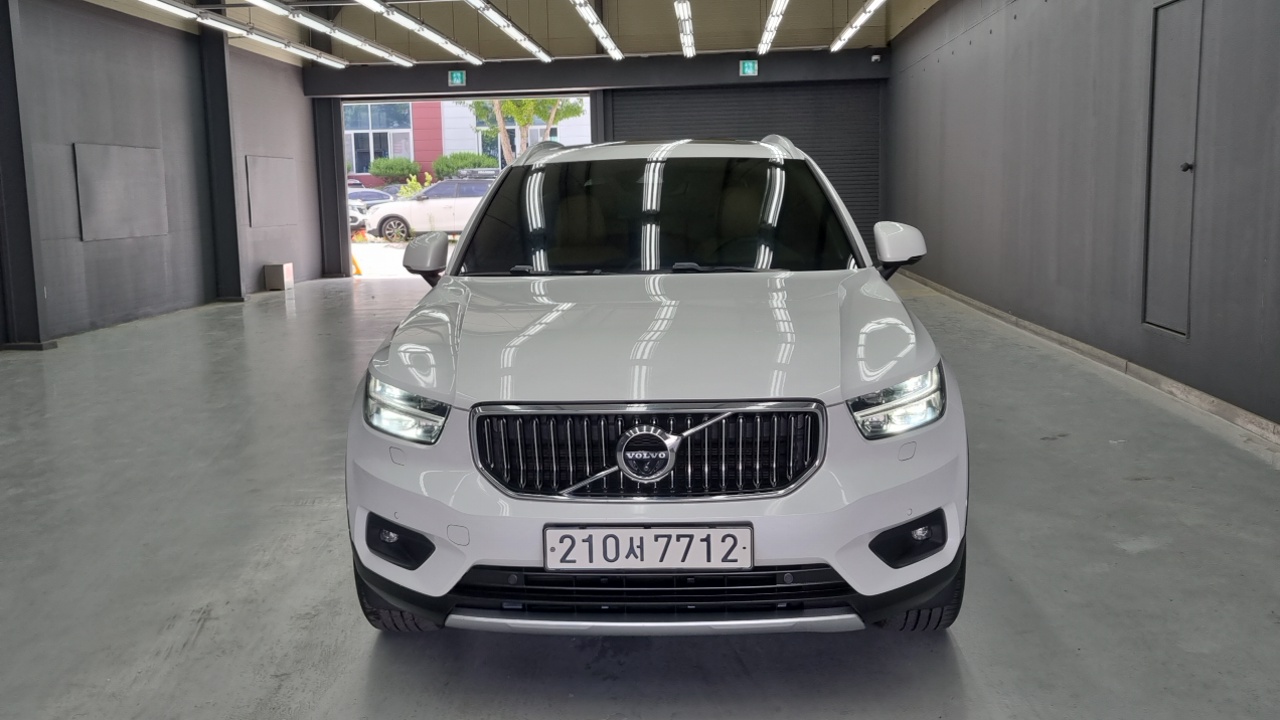 Volvo XC40 2021 — Şəkil 2/20