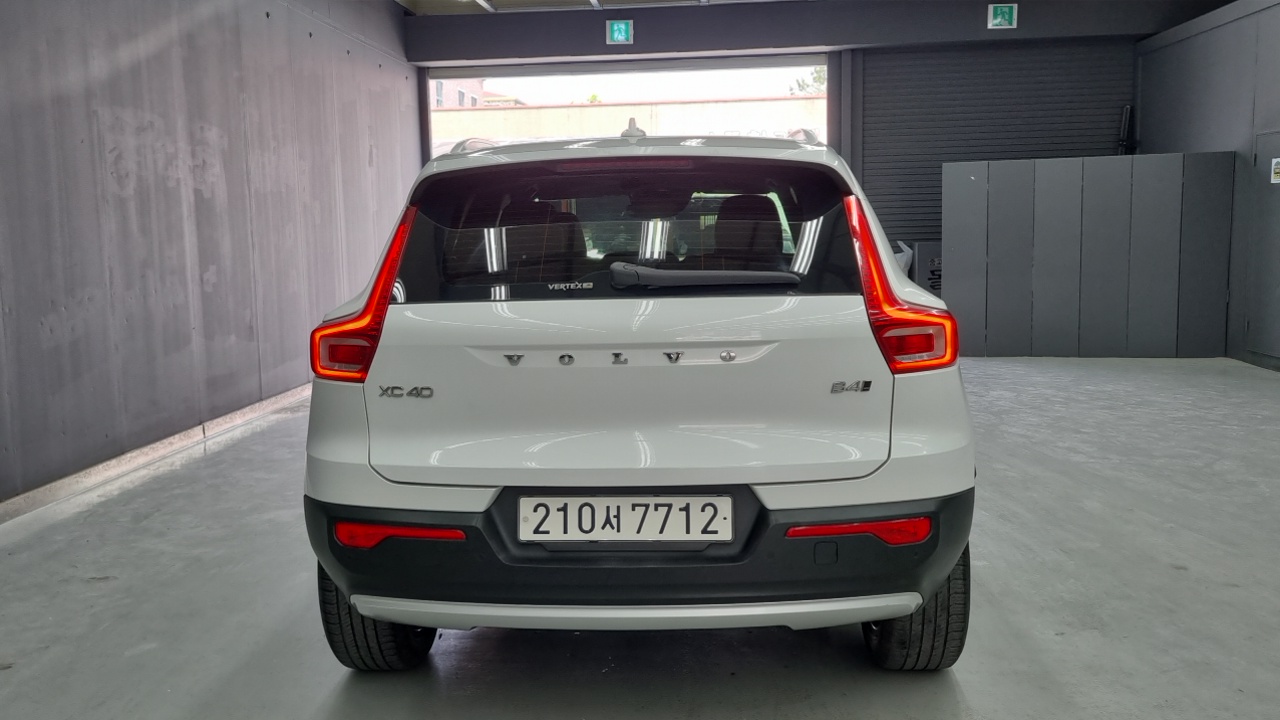 Volvo XC40 2021 — Şəkil 3/20
