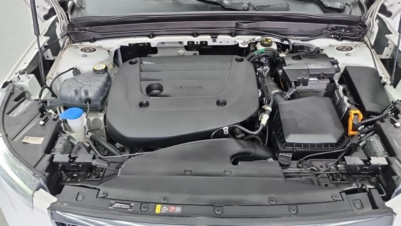 Volvo XC40 2021 — Şəkil 5/20