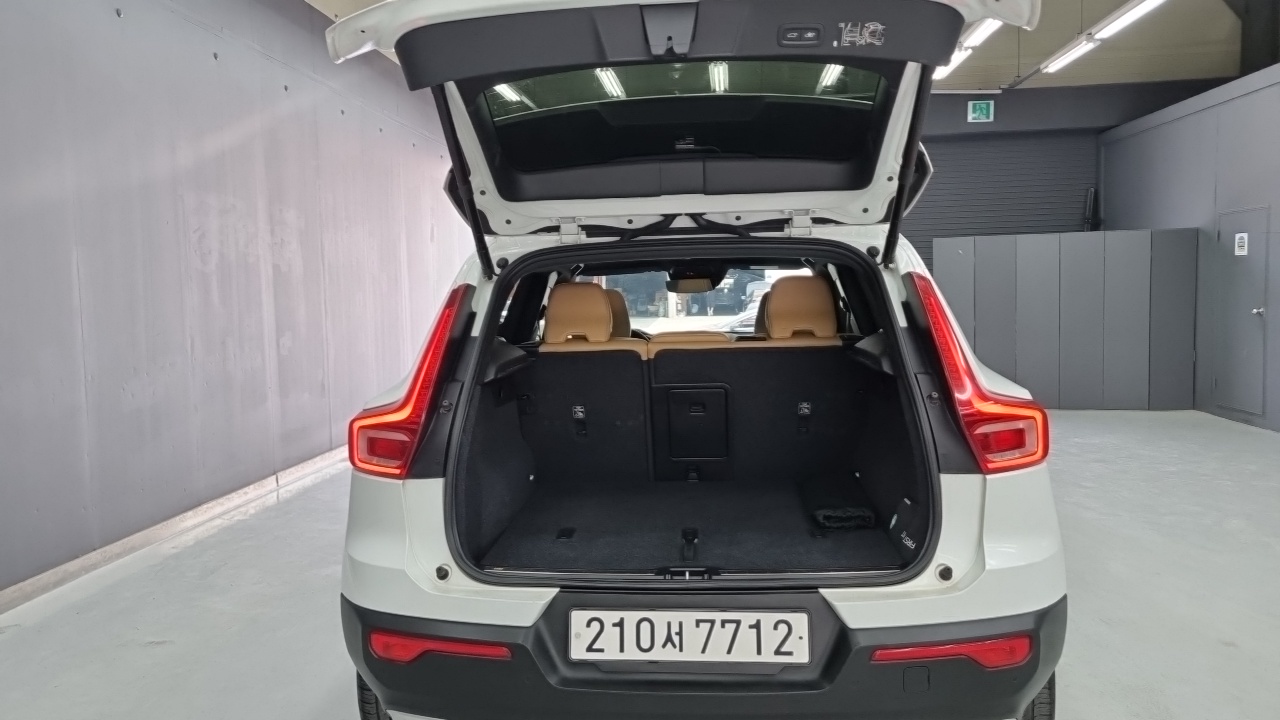 Volvo XC40 2021 — Şəkil 20/20