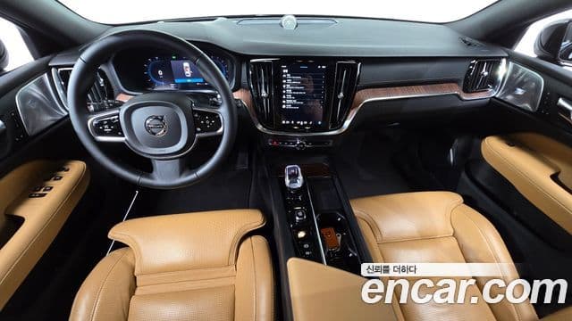 Volvo V60 Cross Country 2023 — Şəkil 7/20
