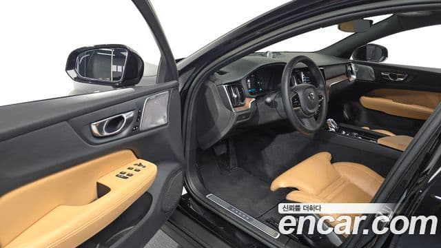 Volvo V60 Cross Country 2023 — Şəkil 10/20