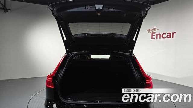 Volvo V60 Cross Country 2023 — Şəkil 19/20