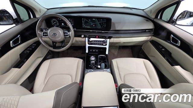Kia Carnival 2021 — ფოტო 7/20