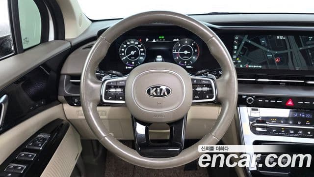 Kia Carnival 2021 — ფოტო 12/20