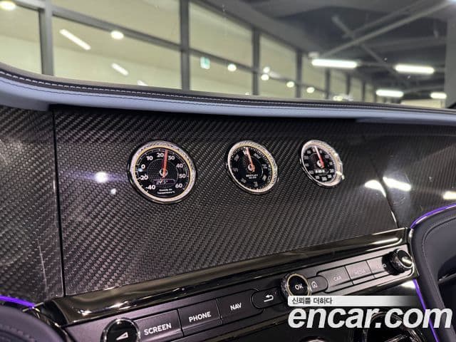 Bentley Continental GT 2025 — Фото 13/20