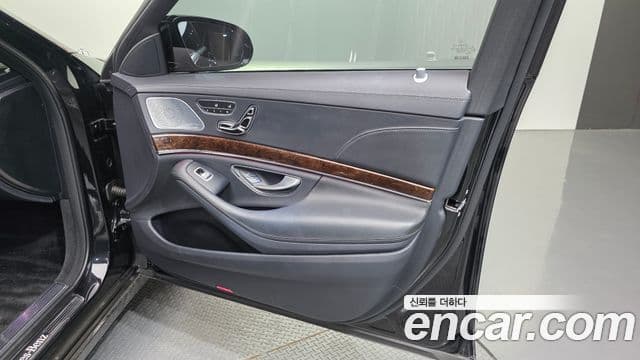 Mercedes-Benz S-Class 2018 — Photo 4/31