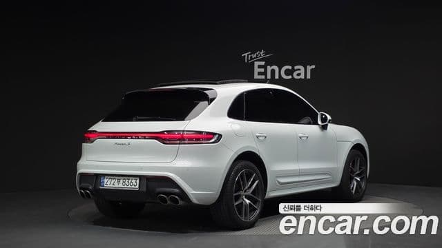 Porsche Macan 2023 — Фото 2/20