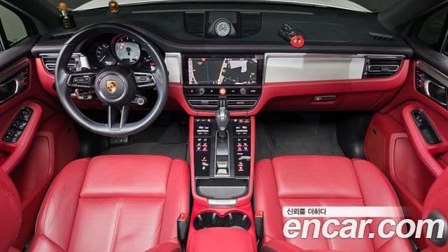 Porsche Macan 2023 — Фото 7/20