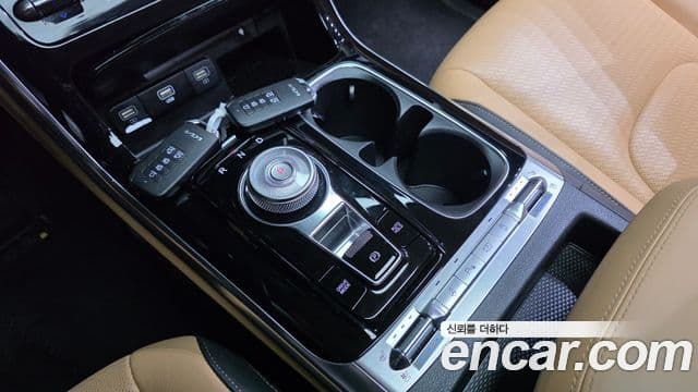 Kia Carnival 2023 — Şəkil 9/20